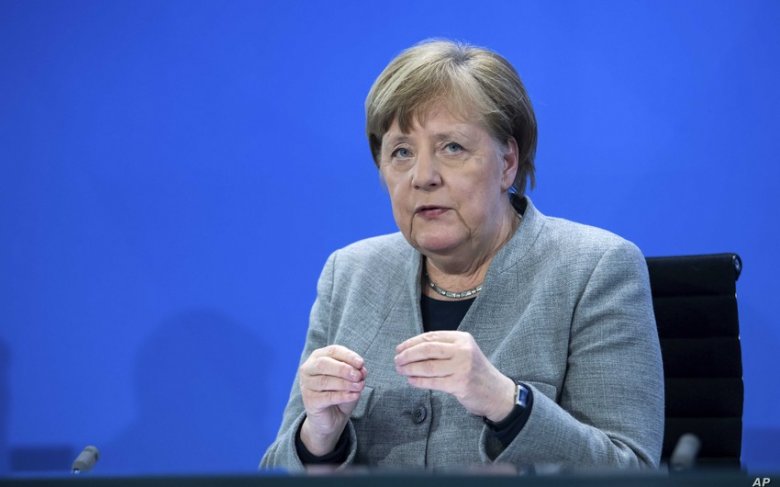 Merkel xalqa müraciət edib