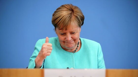 Merkel Ukraynaya silah ixracına veto qoyubmuş