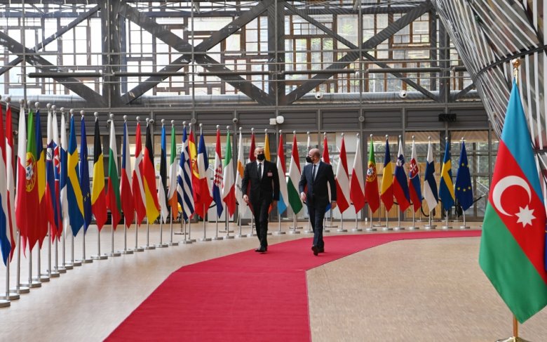 Brüsseldə İlham Əliyevlə Avropa İttifaqı Şurasının prezidenti görüşüb