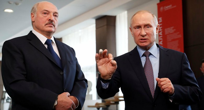 Putin "Ukrayna ilə görüş Belarusda olacaq" deyir, Lukaşenko isə ingilisləri ittiham edir
