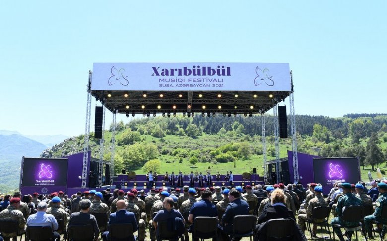 Şuşada "Xarıbülbül" Beynəlxalq Folklor Festivalı başlayıb