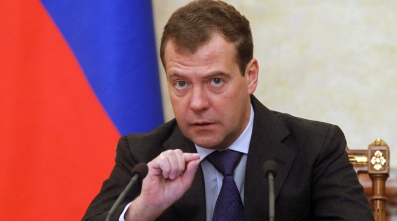 Medvedev: “KTMT dövlətlərini toqquşdurmaq istəyirlər”