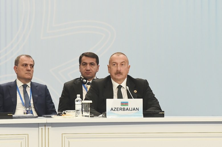 İlham Əliyev Astanada Zirvə Toplantısının iştirakçılarının şərəfinə təşkil olunan rəsmi qəbulda iştirak edib