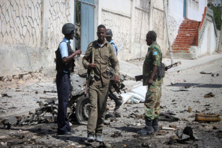 Somalidə Təhsil Nazirliyinə hücumda çoxsaylı insan öldürülüb