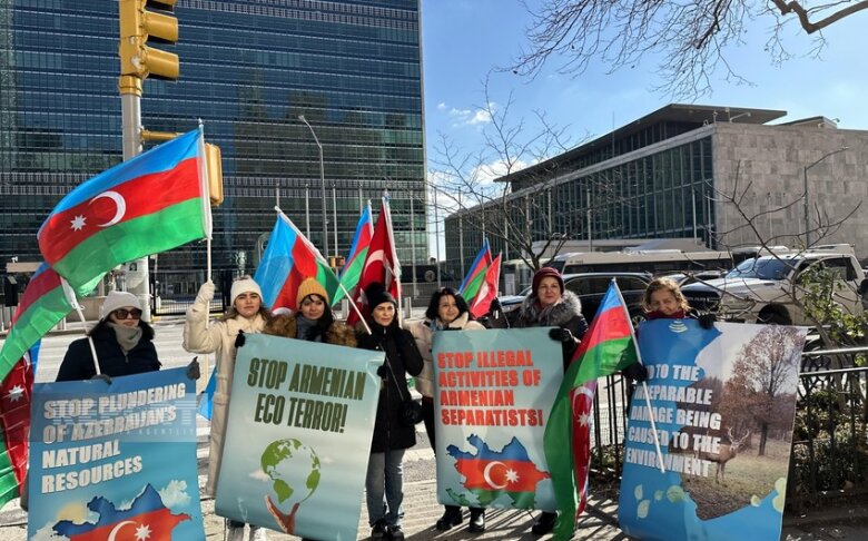 Azərbaycanlılar BMT-nin binası qarşısında aksiya keçiriblər