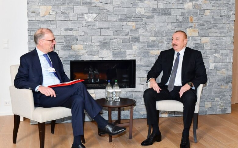 İlham Əliyev “Carlsberg Group” şirkətinin prezidenti və baş icraçı direktoru ilə görüşüb