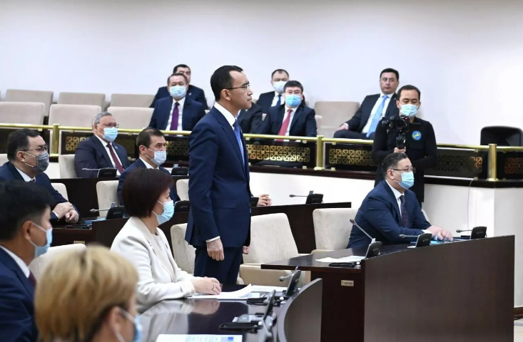 Qazaxıstan parlamentinin yeni spikeri - Maulen Aşimbayev