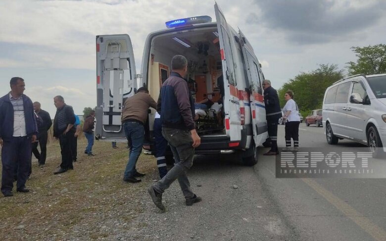 Yevlax-Bərdə yolunda avtomobil qəzası, 5 nəfər yaralanıb