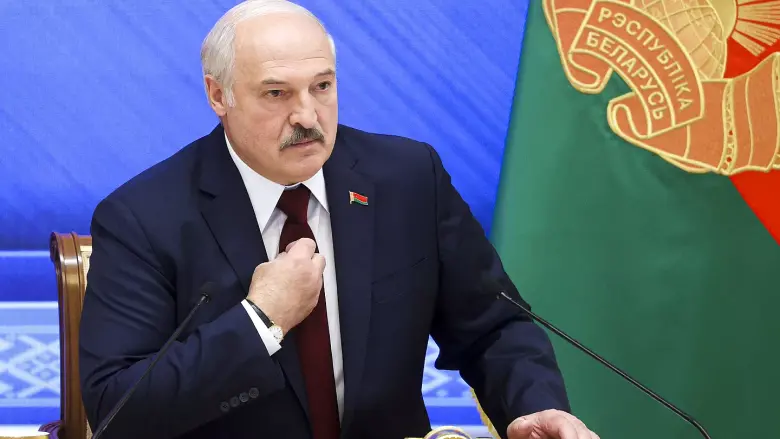 Lukaşenko: “Rusiyanın nüvə silahları Belarus ərazisinə daşınır”