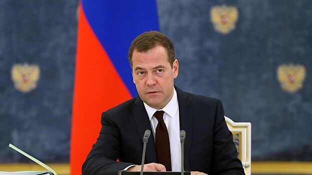 Medvedev: Ukrayna münaqişəsi onillərlə uzana bilər