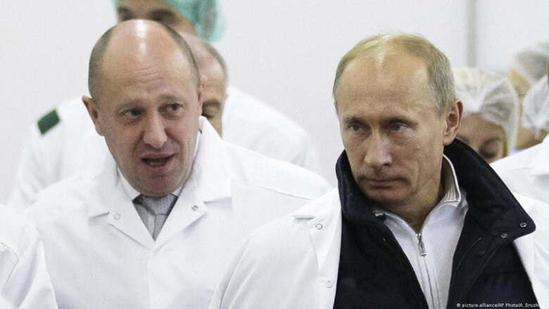Putin Priqojinin ipini yığmağın üsulunu axtarır