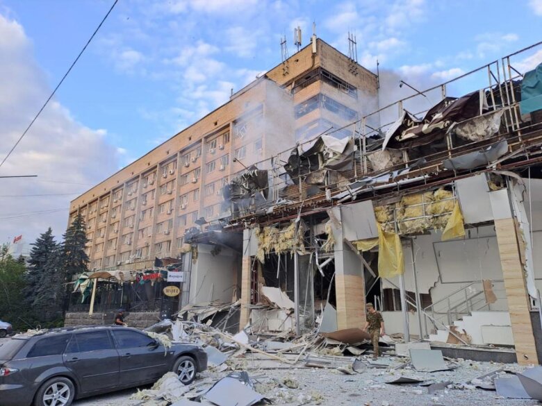 Ukraynanın şəhərlərinə raket hücumu: ölənlər və çoxsaylı yaralı var