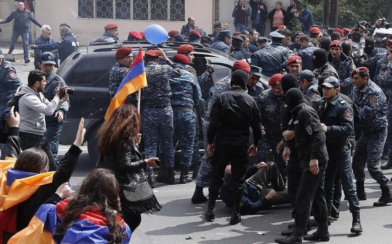 Ermənistan polisi müxalifət liderlərindən birini saxlayıb