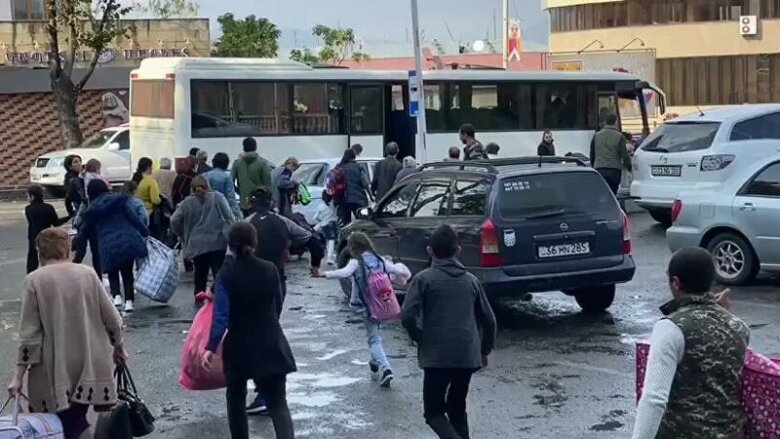 Ermənilərin Qarabağdan daşınması üçün 30 avtobus ayrılıb