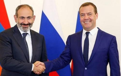Medvedev: “Paşinyanı hansı aqibət gözlədiyini təsəvvür edin...”