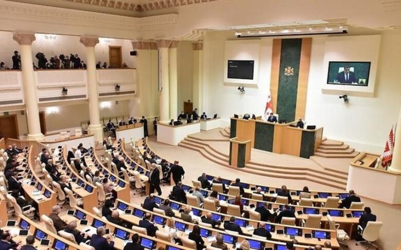 Gürcüstan parlamentində prezidentin impiçmenti qəbul edilməyib