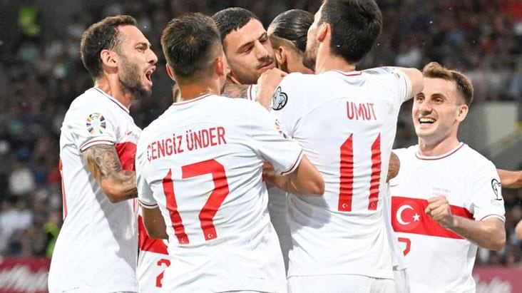 Türkiyə millisinin iki aparıcı futbolçusu heyətdən çıxarılıb