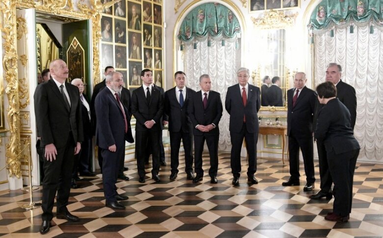İlham Əliyev MDB dövlət başçıları ilə birgə "Böyük Peterhof Sarayı"nda - Fotolar