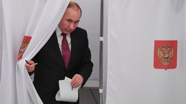 Putin üçün yarım milyondan çox imza toplanıb