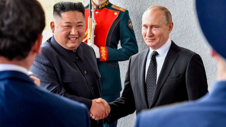 Rusiya prezidenti Şimali Koreyaya gedir