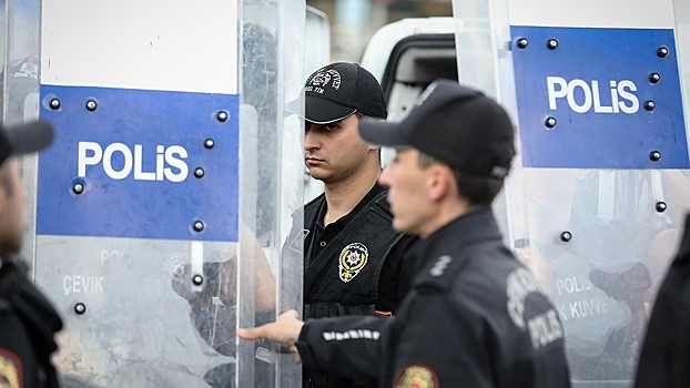 İstanbulda kilsəyə hücum edənlər saxlanılıb