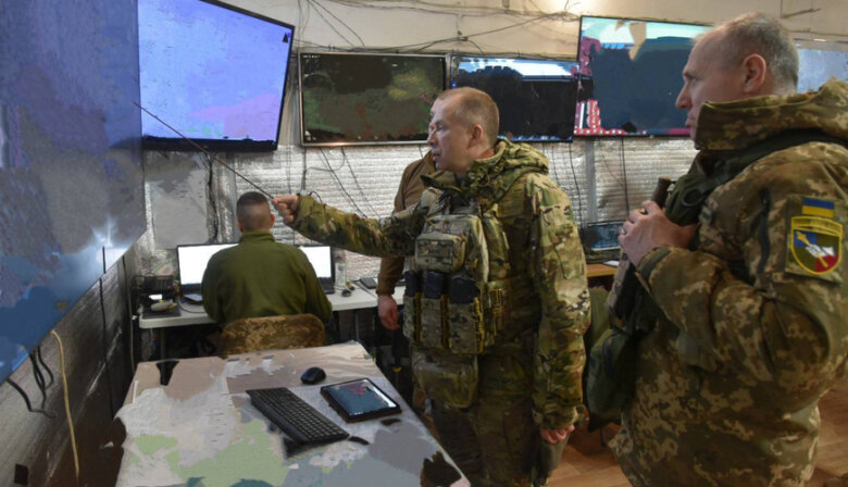 General: “Ruslar zirehli texnika ilə hücumları gücləndirib”