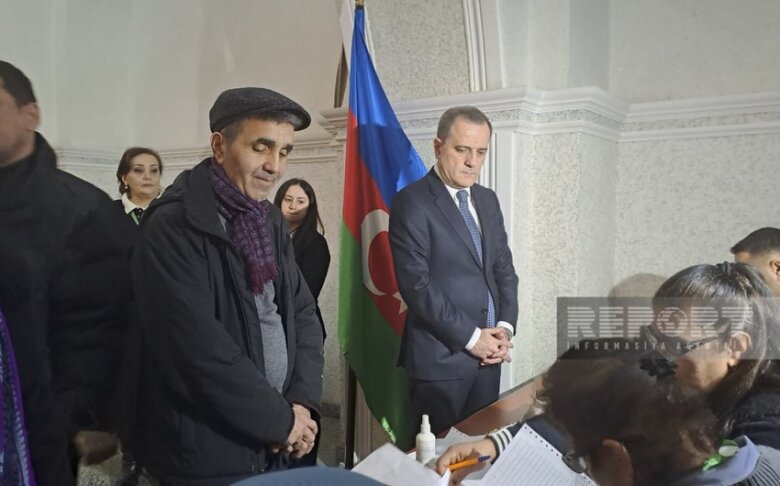 Ceyhun Bayramov prezident seçkilərində səs verib