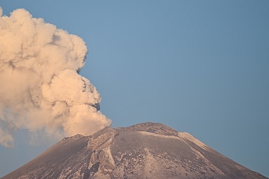 Popokatepetl vulkanı oyanıb