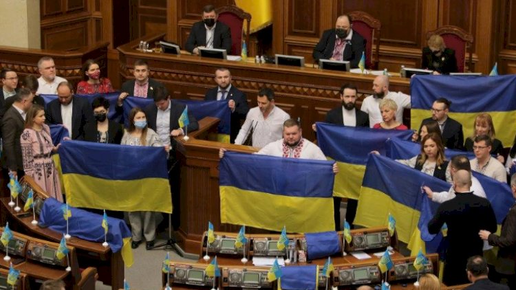 Ukraynalı deputatlar mandatdan imtina etmək istəyir