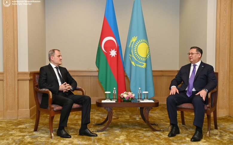 Ceyhun Bayramov Qazaxıstan XİN başçısı ilə görüşüb