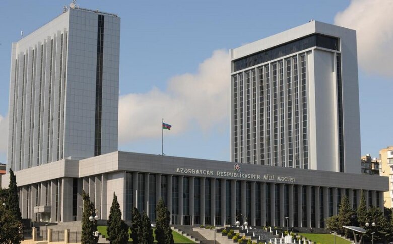 Deputatlar ayın 7-də iclas keçirəcək