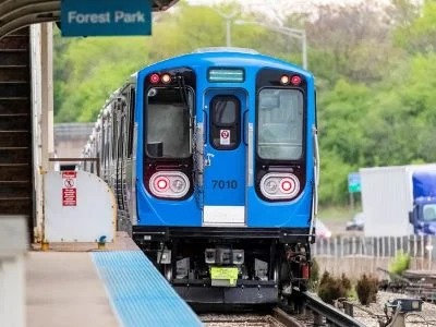 Metro qatarındakı atışmada 4 nəfər ölüb