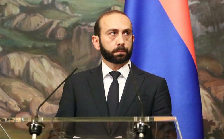 Mirzoyan: "İranla sərhəddəki keçid məntəqəsinə nəzarət Ermənistana keçəcək"