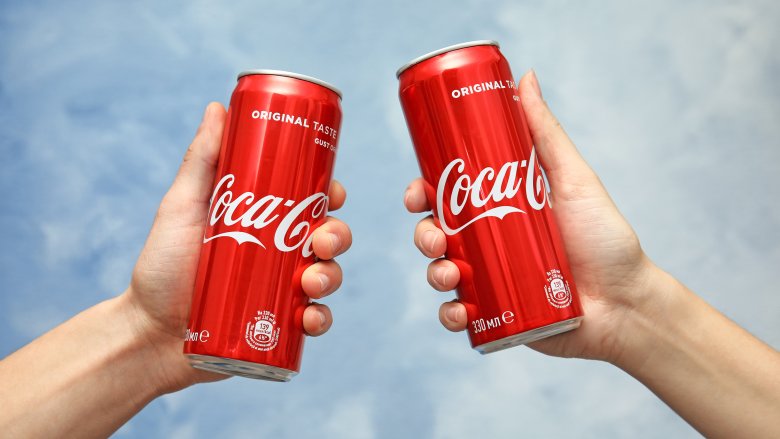 "Coca-Cola"-nı uşaqların düşməni sayan şəxs bu şirkəti məhkəməyə verib