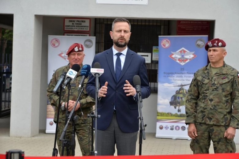 Polşa mülki hava limanlarını hərbi istifadə üçün uyğunlaşdıracaq