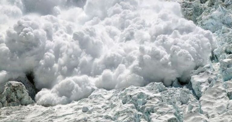 İki hərbçimiz qar uçqununa düşüb, axtarışları davam etdirilir