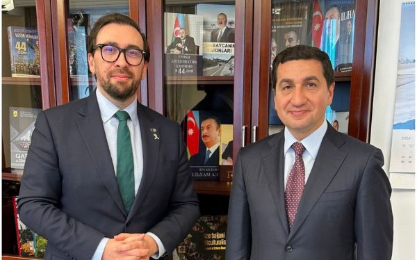 Prezidentin köməkçisi NATO nümayəndəsi ilə görüşüb