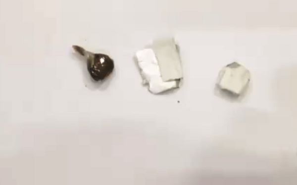 Həbsdəki oğluna narkotik keçirmək istəyən qadın saxlanılıb