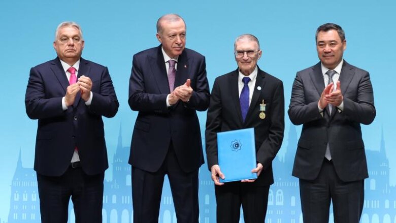 Əziz Sancar Əlişir Nəvai Beynəlxalq Mükafatı ilə təltif olunub