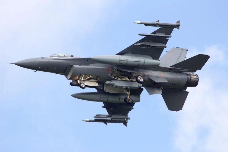 “F-16”-larla bağlı qalmaqal baş verib