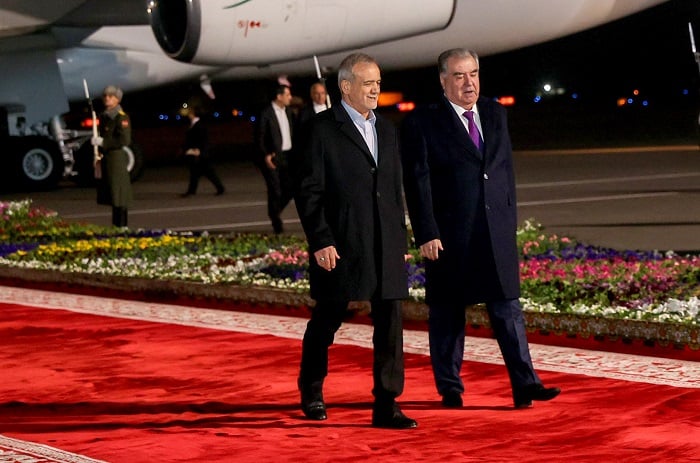 Tehran Tacikistan üçün Hind okeanına yol açır