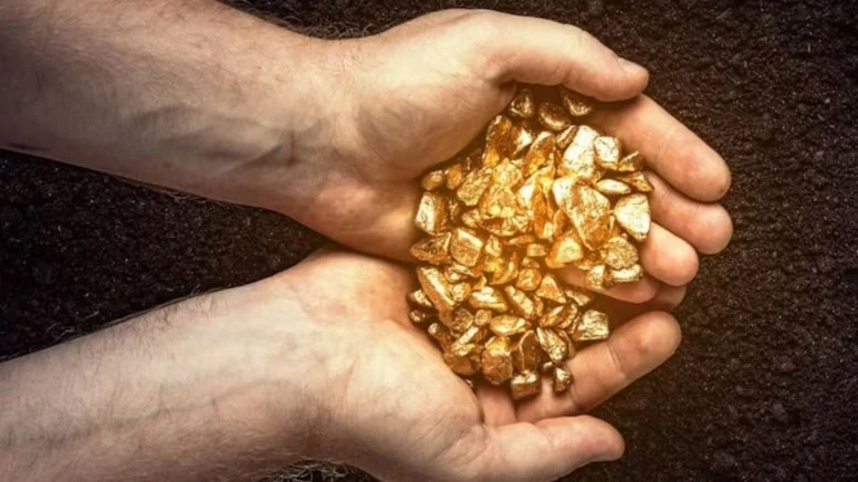 Tarladan tapılan 150 ton qızıl kəndlilər üçün problemə çevrilib