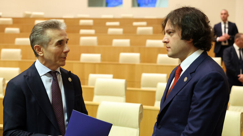 Kobaxidze Trampın könlünü almağa çalışır