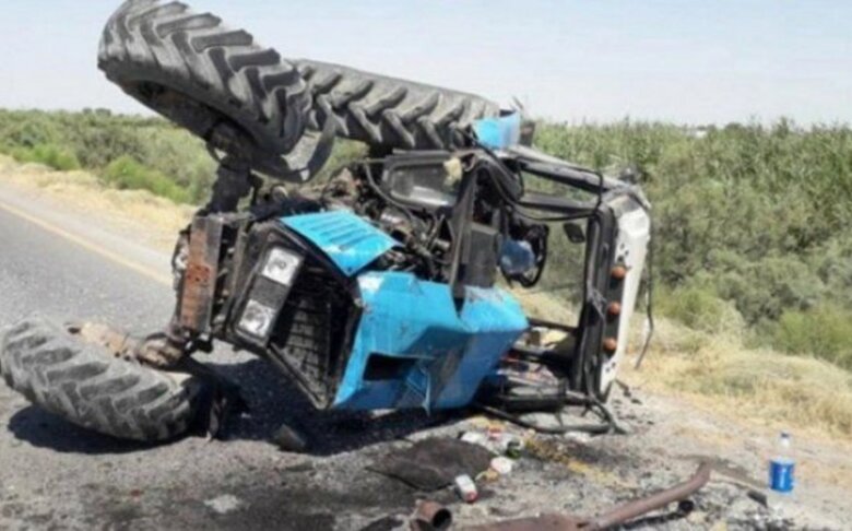 Yardımlıda traktor aşıb