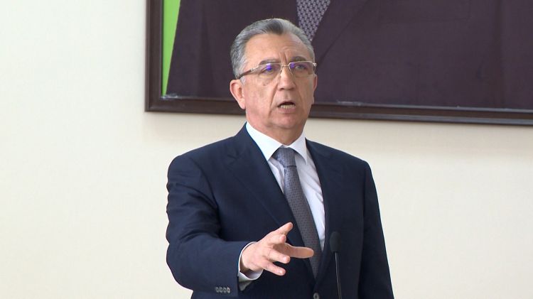 Bakının başçısı Xəzər rayonunda müşavirə keçirib