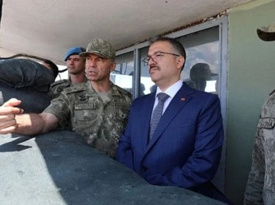 İğdır valisi Ermənistanla sərhəddəki hərbi hissələrə baş çəkib