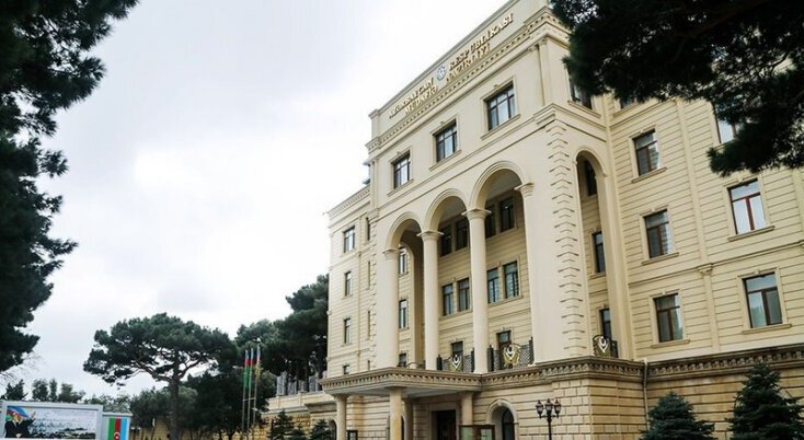 Müdafiə Nazirliyinin hərbi qulluqçuları və mülki işçiləri təltif edilib