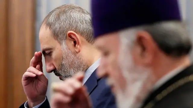 Paşinyan onu “Dəccal” adlandıran kilsəyə müharibə elan edib