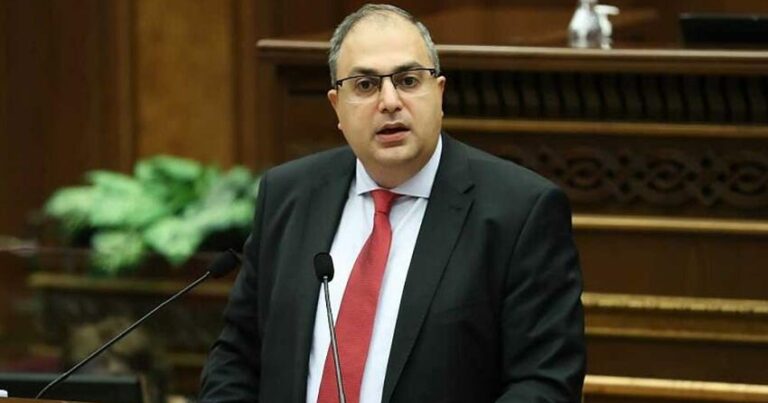 Vardanyan: İndi sülh sazişinin imzalanma vaxtı və yerindən danışmaq olar