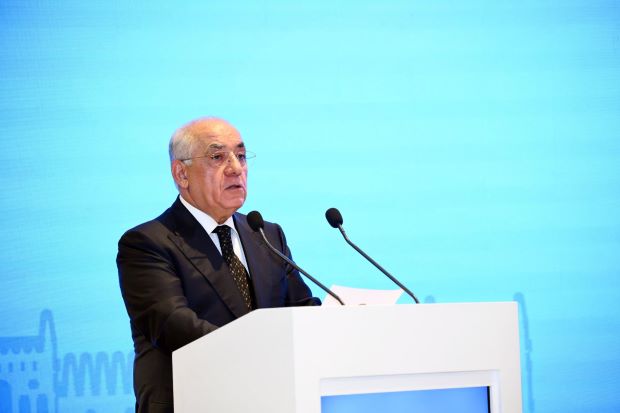 İlham Əliyev sessiya iştirakçılarına müraciət ünvanlayıb